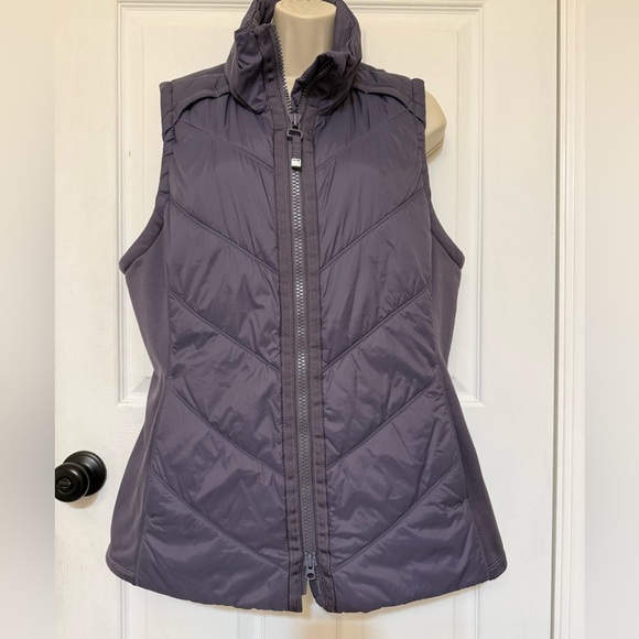 Athleta Rock Ridge PrimaLoft Vest – Size XL Purple - Picture 3 of 4